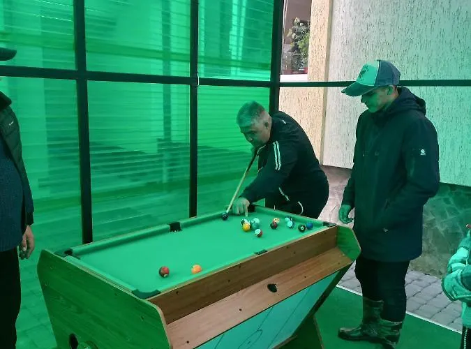 ,,астері